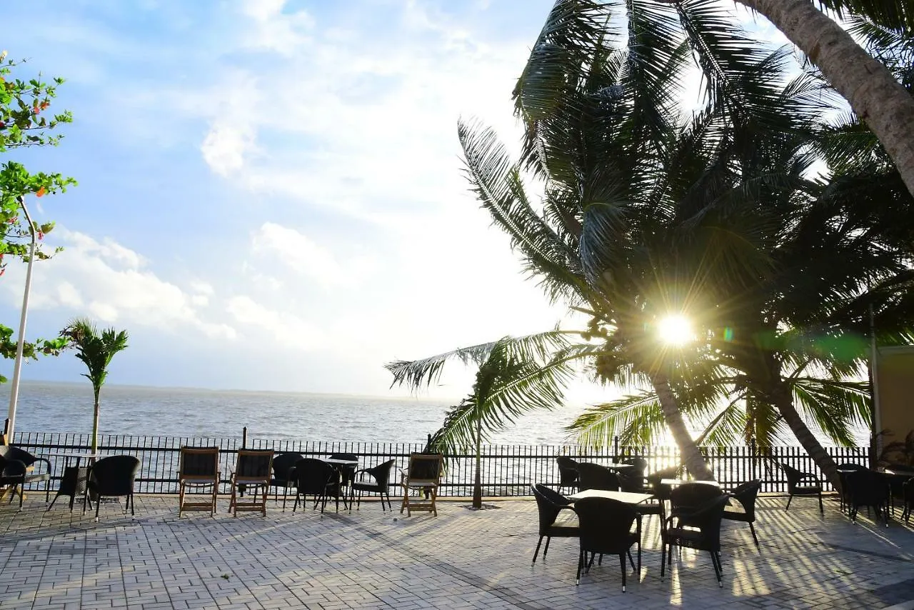 Hotel Leaf On Lagoon Negombo 3*,